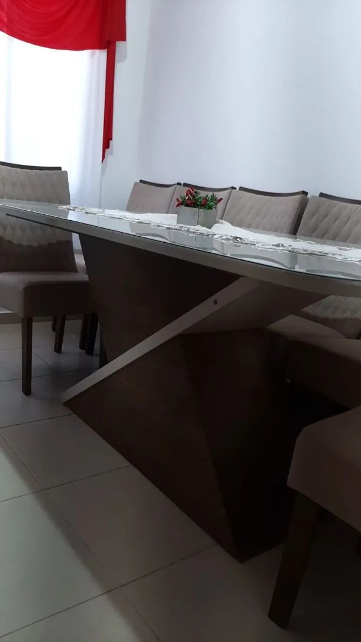 Mesa de Jantar Moderna com Tampo de Vidro
