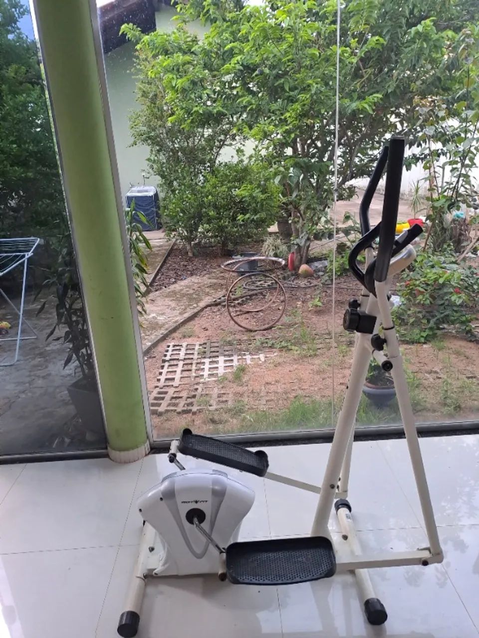 aparelho de exercicio elíptico 