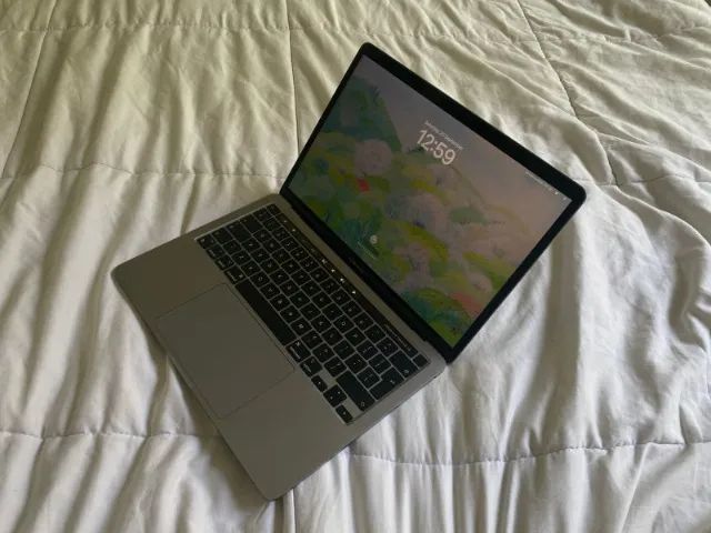 MacBook Pro M2 2022 13