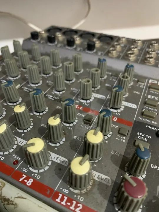 Mesa de Som 12 Canais - PHONIC AM125FX