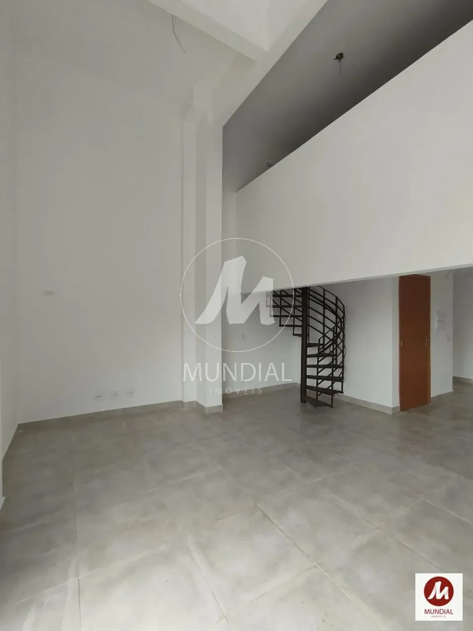 Sala comercial (outros) , cozinha planejada, portaria 24hs, elevador, em condomínio fechad