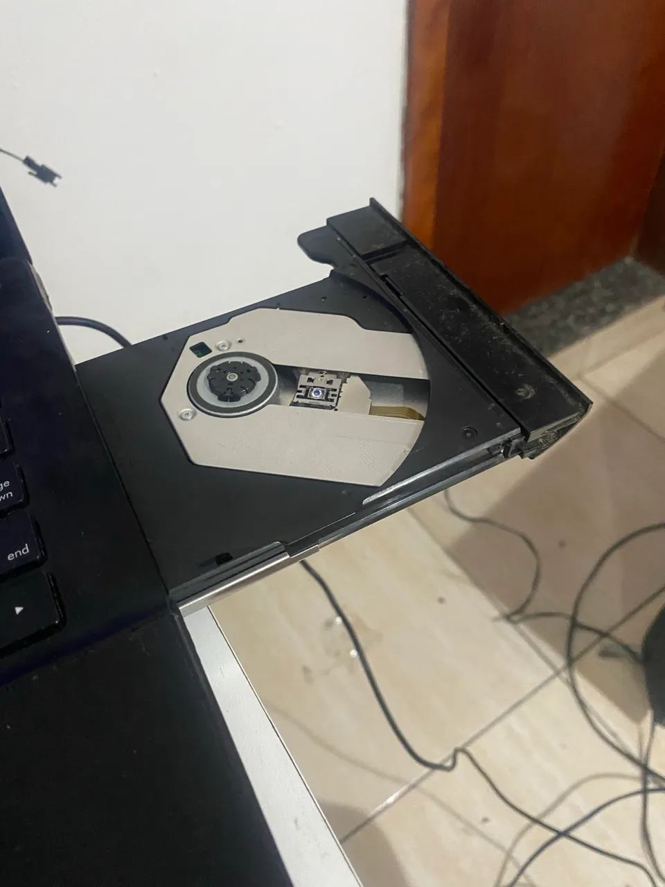 Notebook 8gb ram ótimo para trabalho, aceito ofertas e trocas!!! - Foto 4