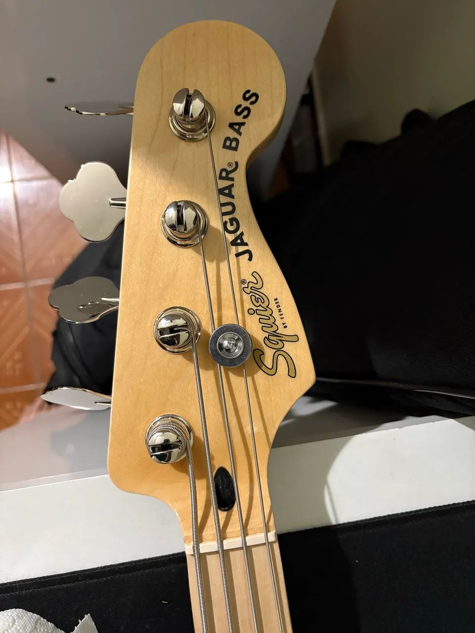 Baixo Squier Fender Jaguar Contrabaixo  - Foto 3