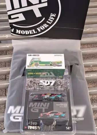 Mini GT - Kit Salão Diecast 7