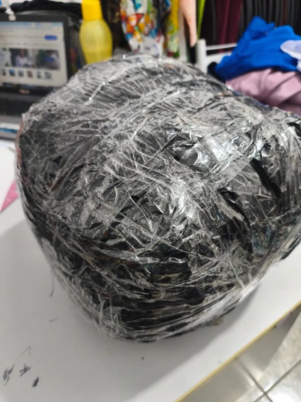 Lote de roupa para brechó