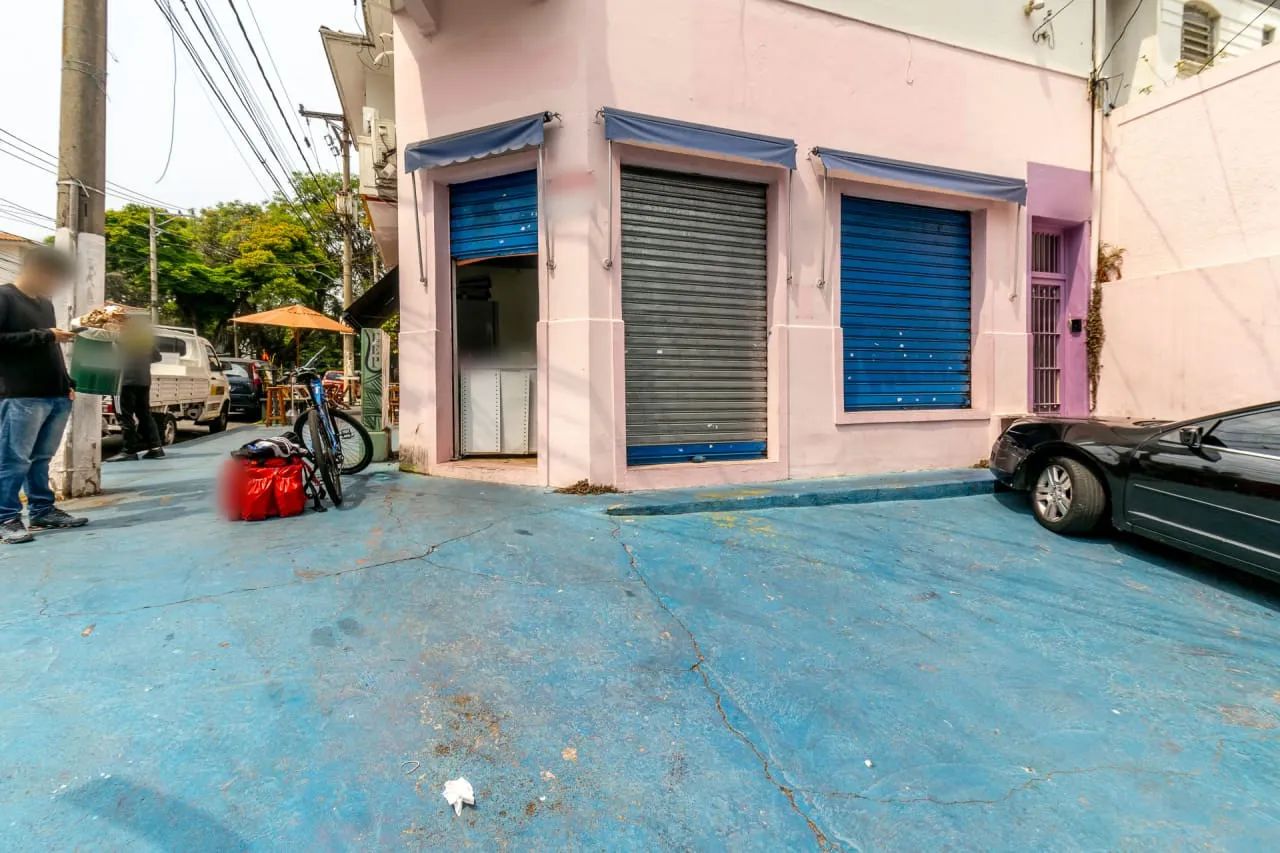 Loja na Rua Cardoso de Almeida, 1579  100 m²