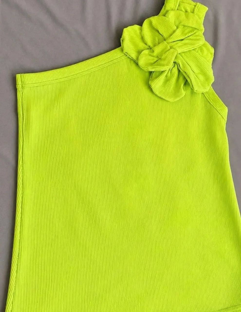 Lote de roupas com 6 peças 