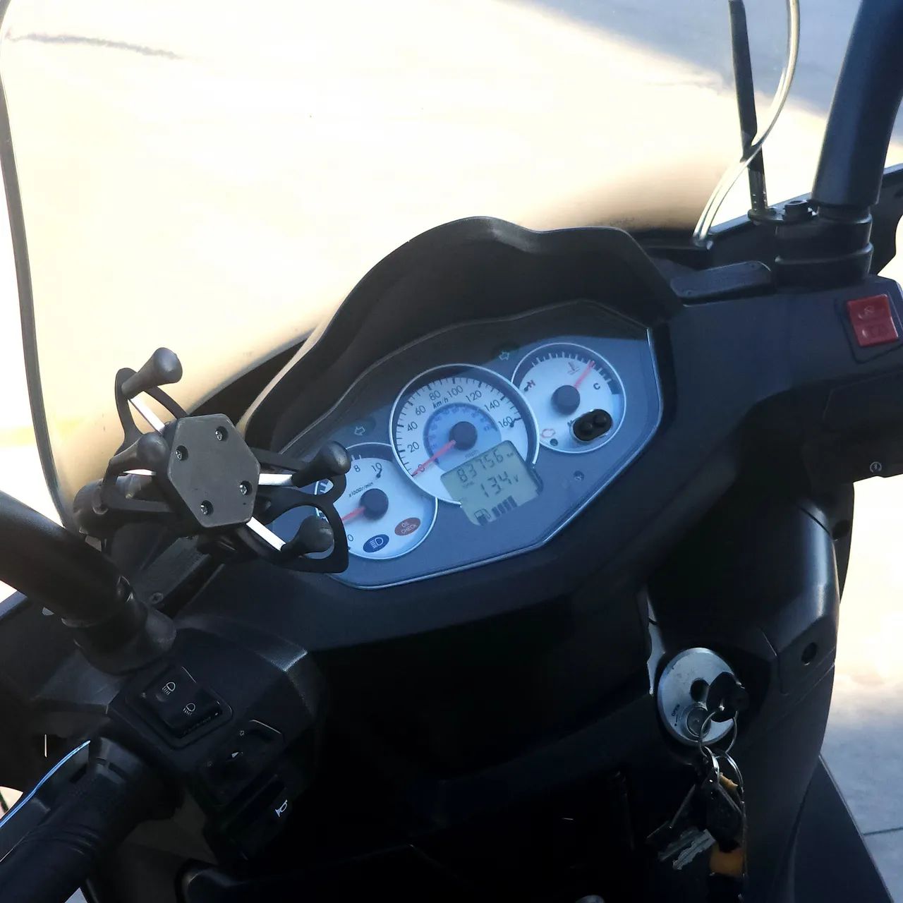 Citycom 300 Scooter - Foto 3