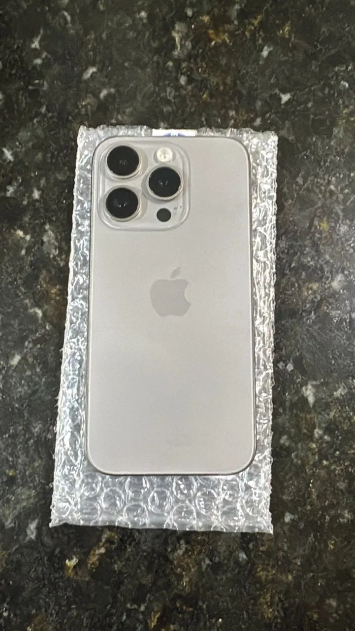 iPhone 15 pro titaniun natural 