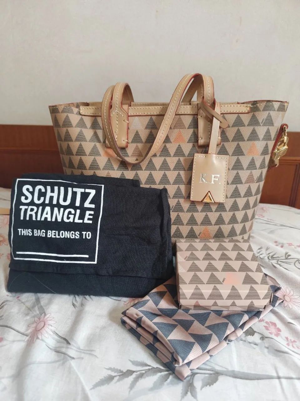 Bolsa Schutz Triangle Mini Nina Original + Brinde - Foto 2
