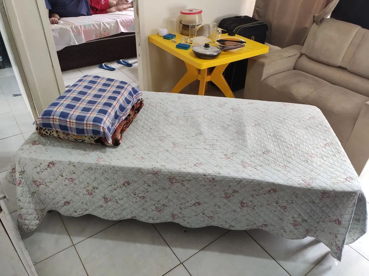 Torrando cama gigante de solteiro 