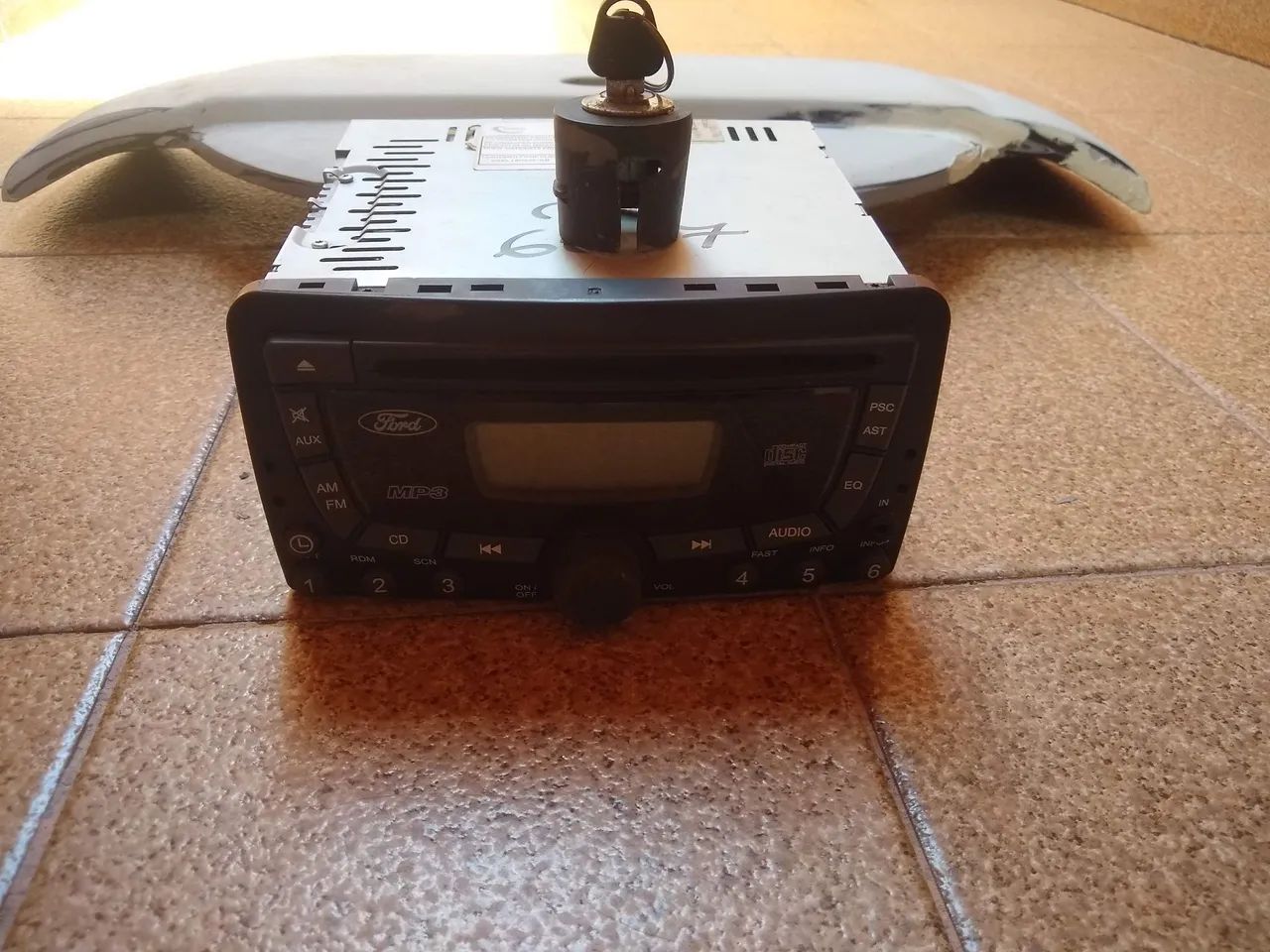 Som e capa estepe Ford  - Foto 3