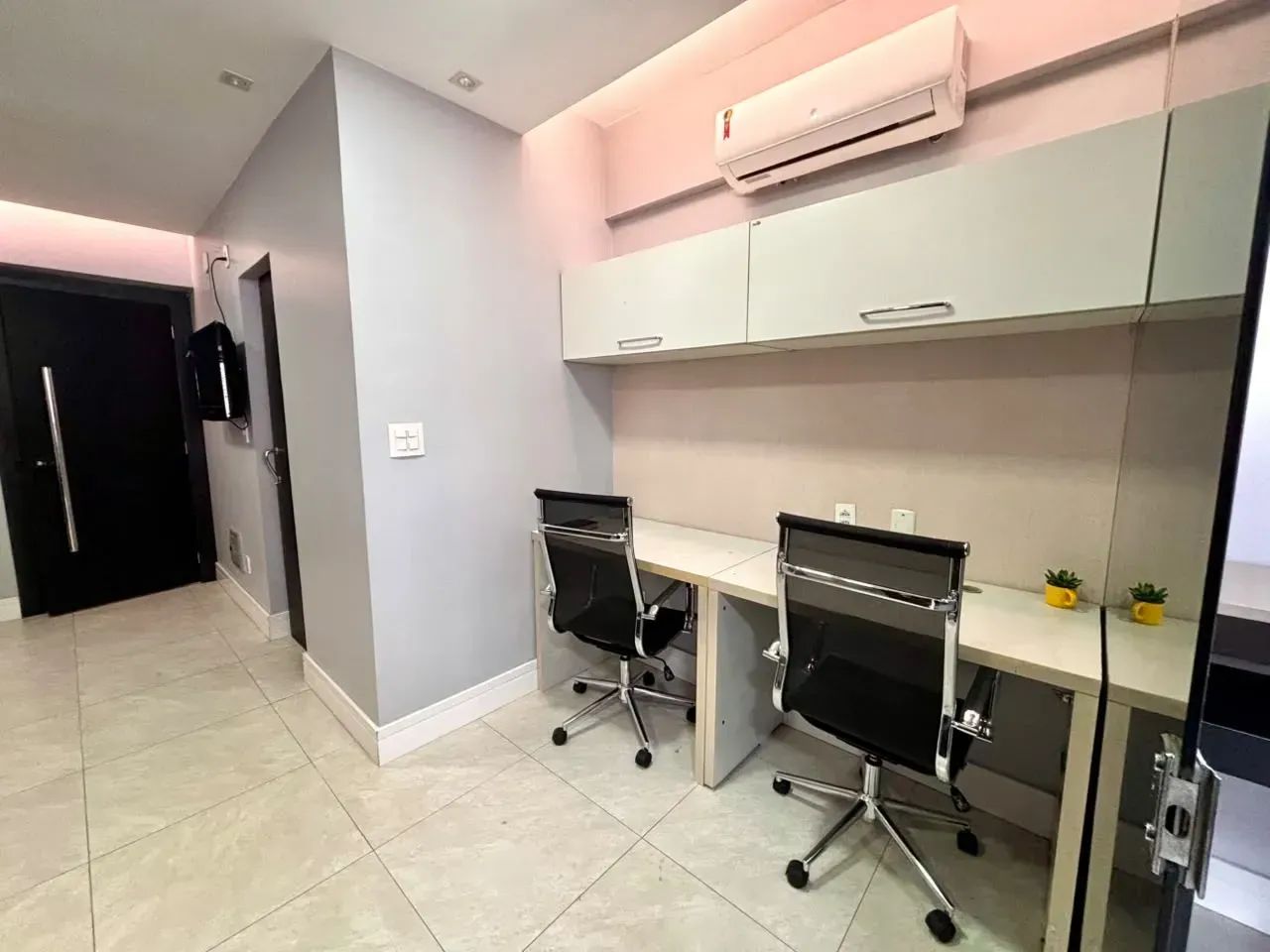 Sala Comercial no Infinity Corporate MOBILIADA por apenas R$ 5 mil!! - Foto 3