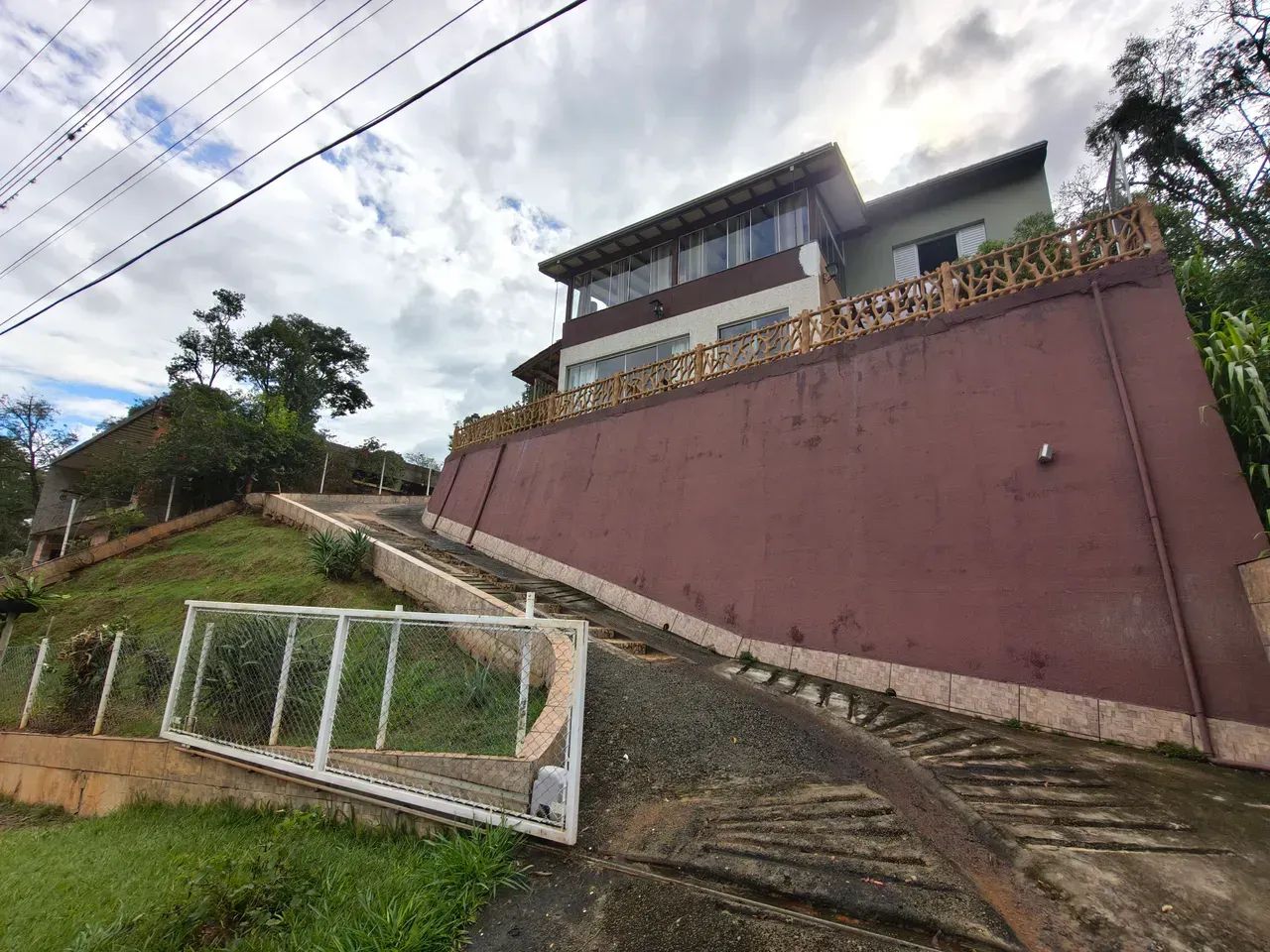 Vendo Casa com vista para montanhas - Lindóia - SP