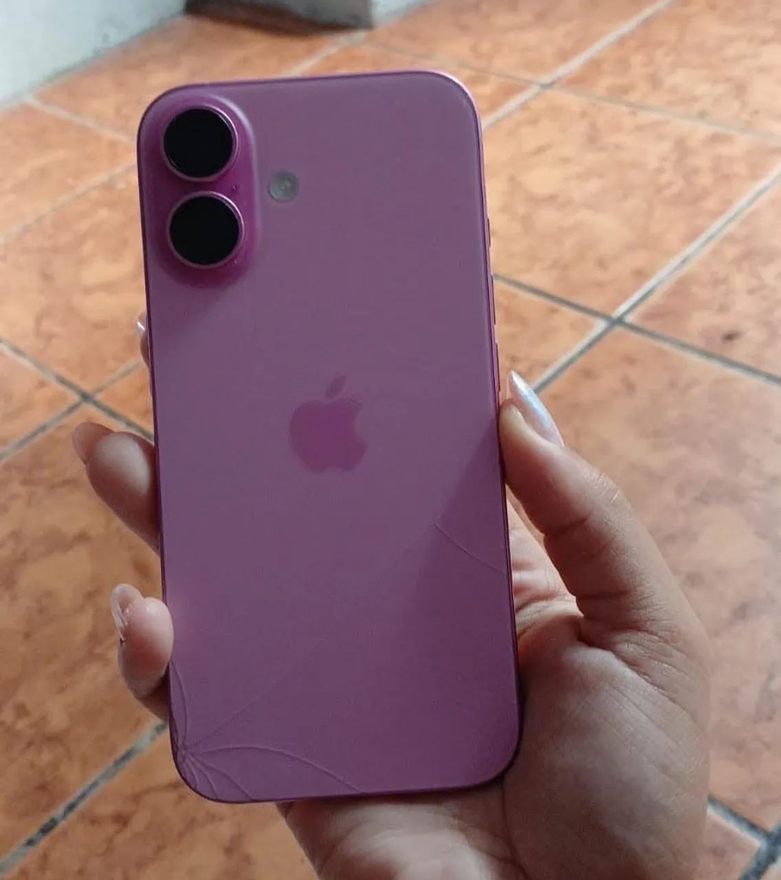 iPhone 16 com Caixa e carregador - Foto 2