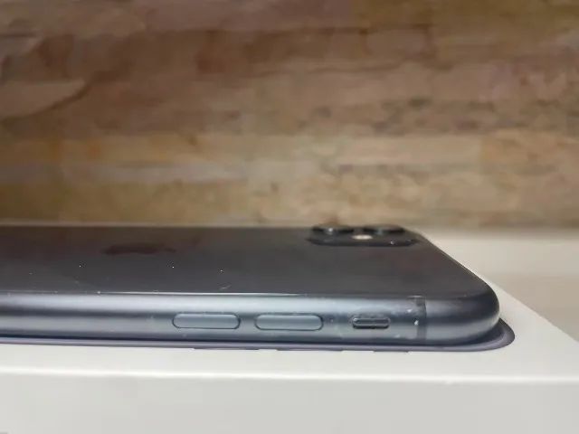 iPhone 11 de 64 GB na cor Preto - Foto 5