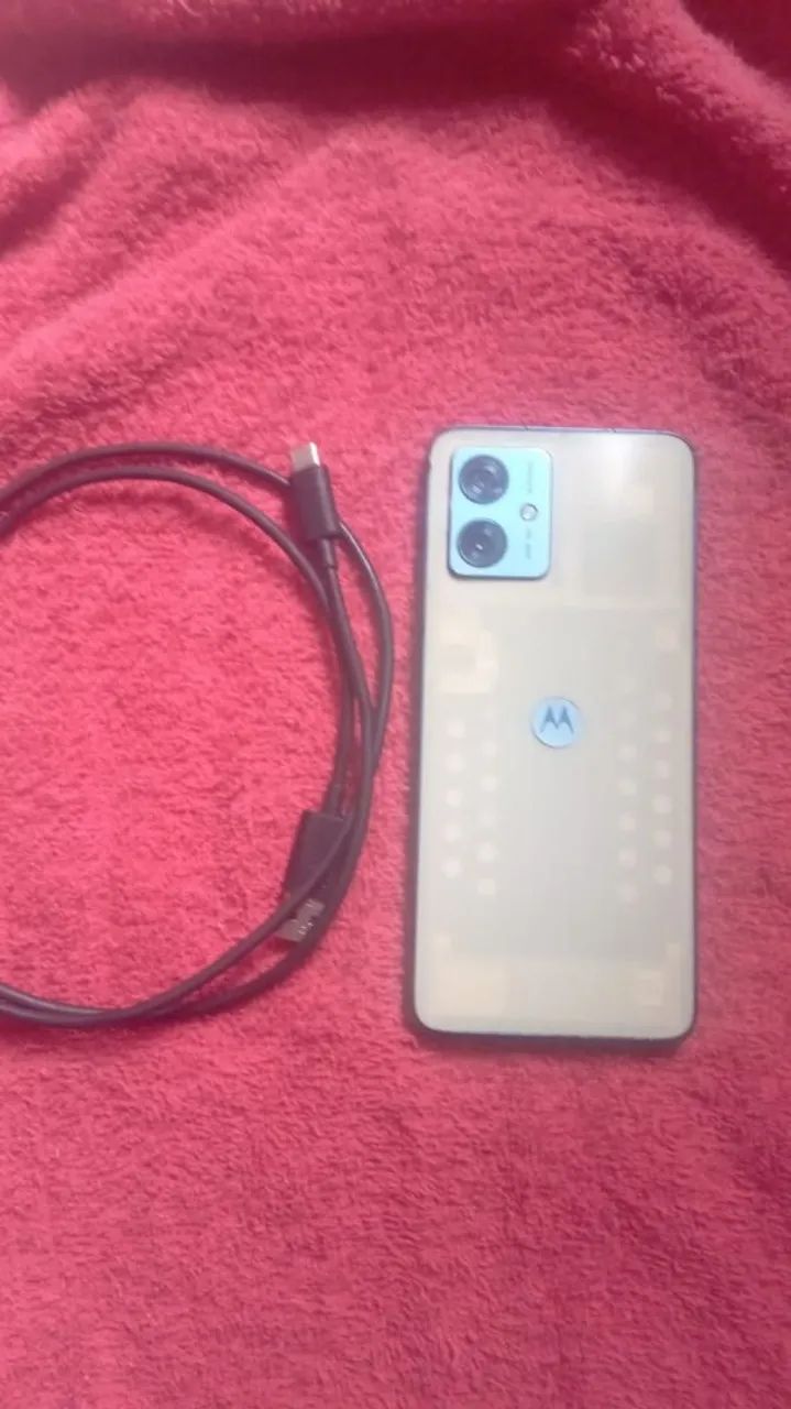 Vendo esse Motorola g54 apenas trincado  - Foto 2
