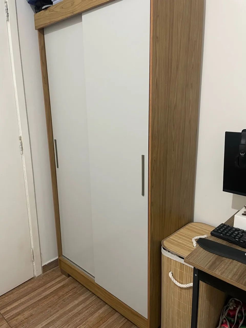 Guarda-roupa solteiro