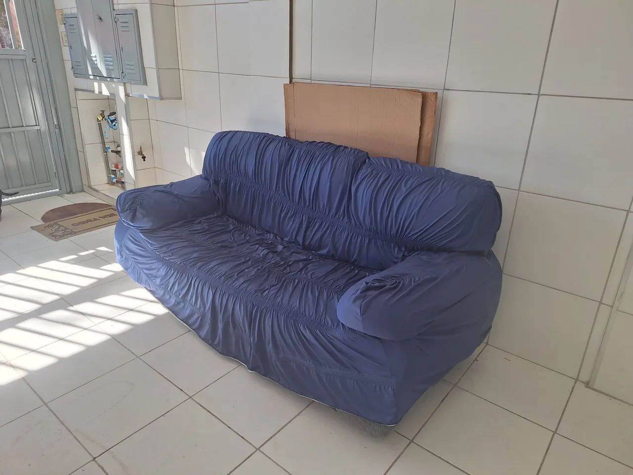 Vendo Sofá de 3 Lugares em Bom Estado! - Foto 2