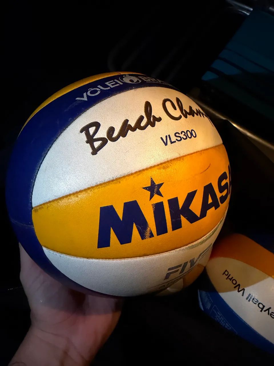Bolas de Vôlei Mikasa VLS300 seminovas!