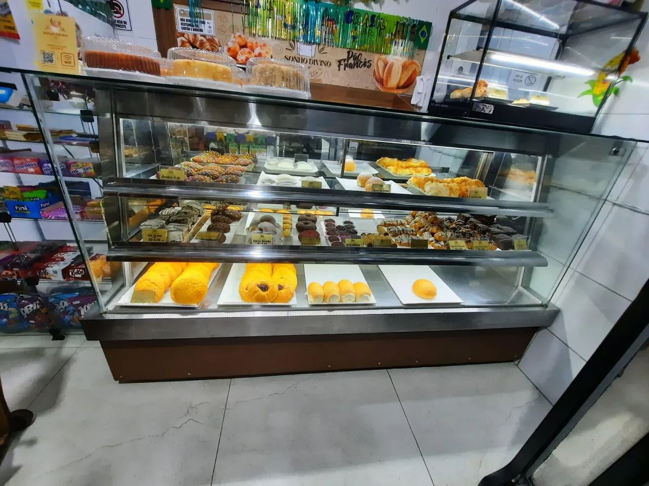 Vitrine de doces . Para padaria 