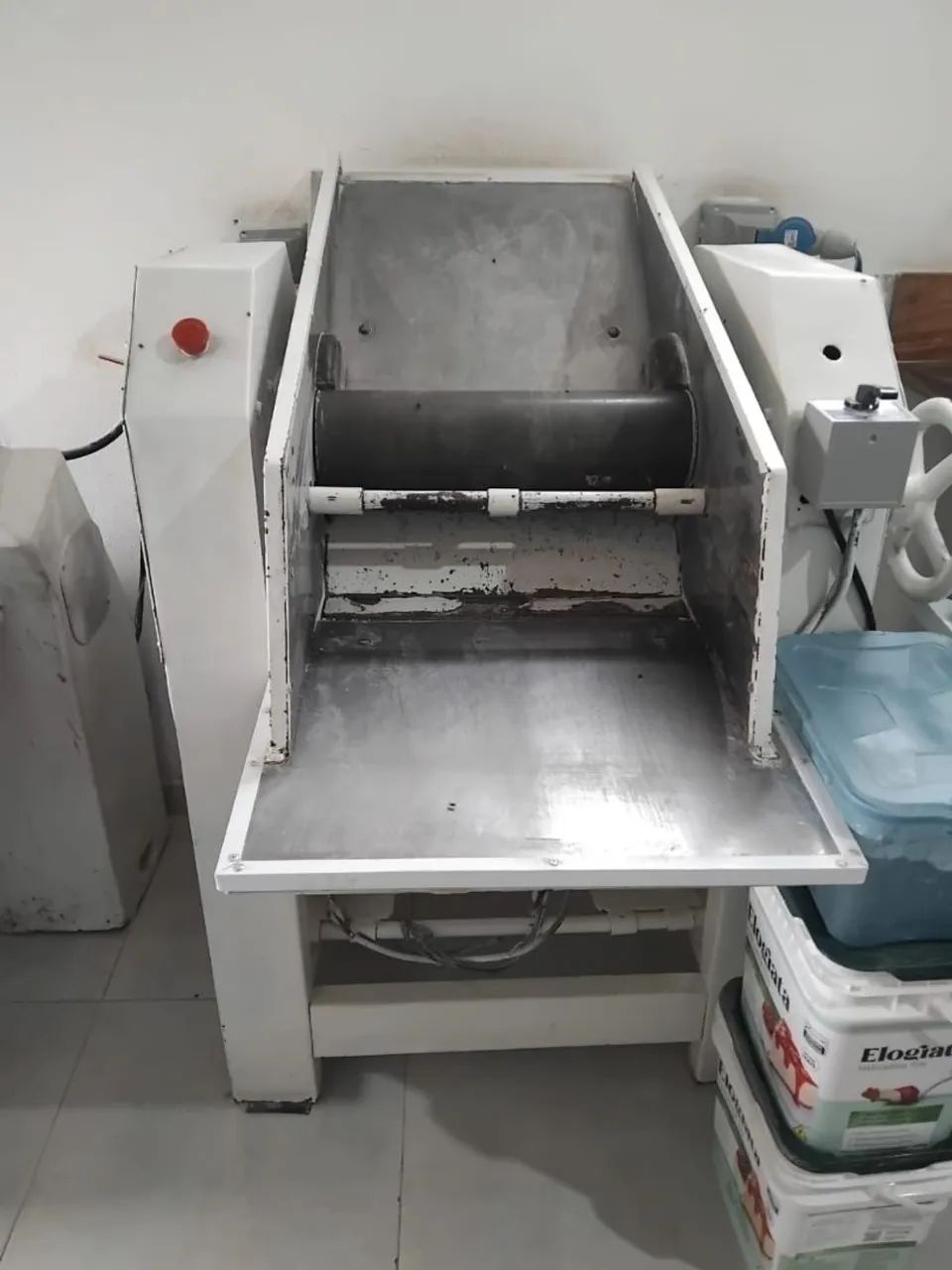 Vendo maquinário de Panificação completo.
