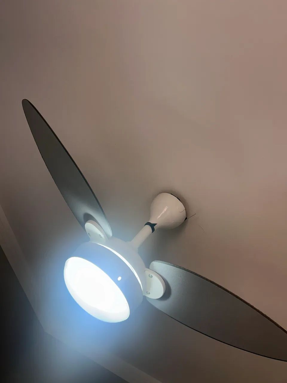 Ventilador de teto com controle remoto  - Foto 4