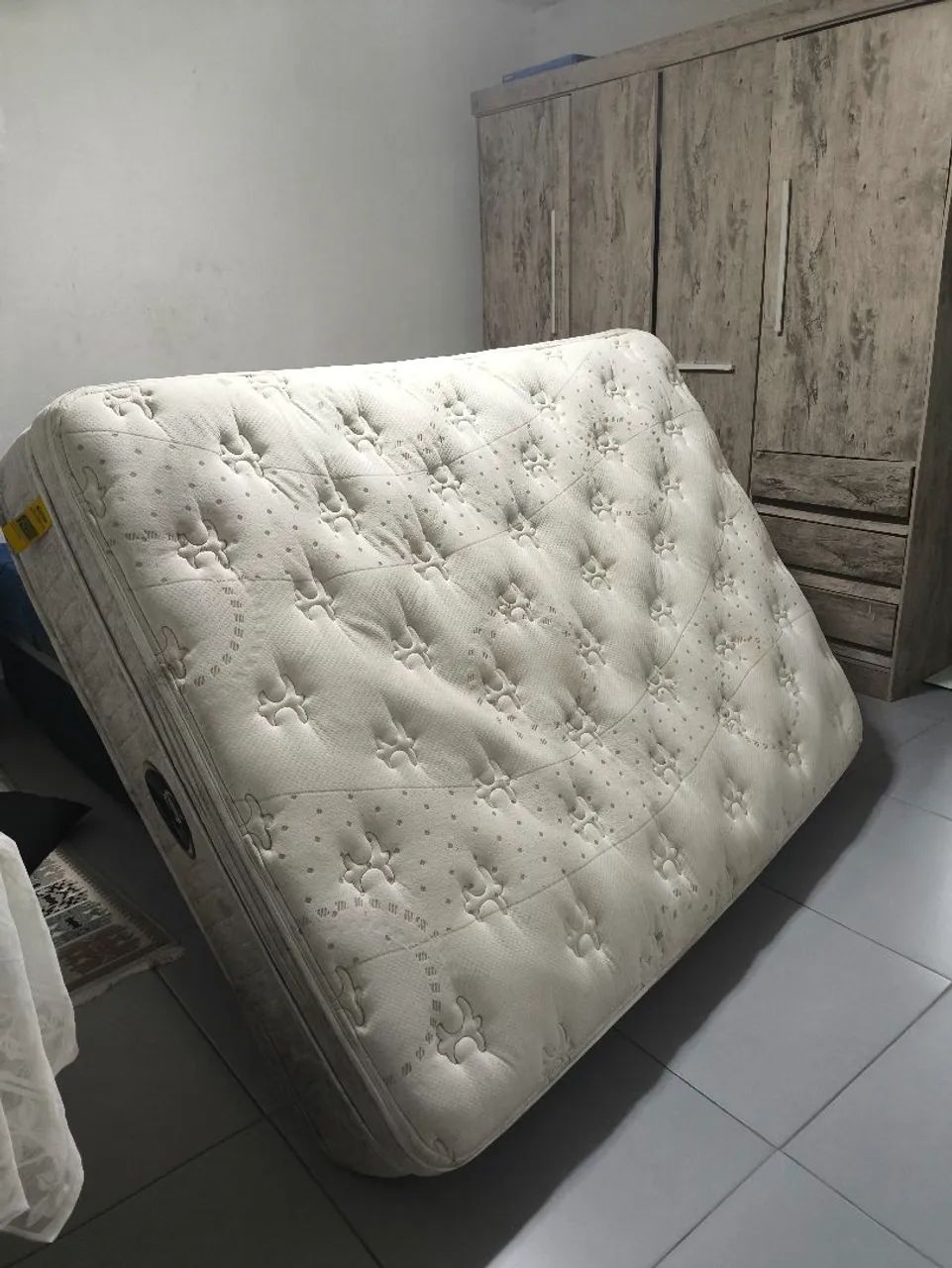 Vende-se colchão de casal 