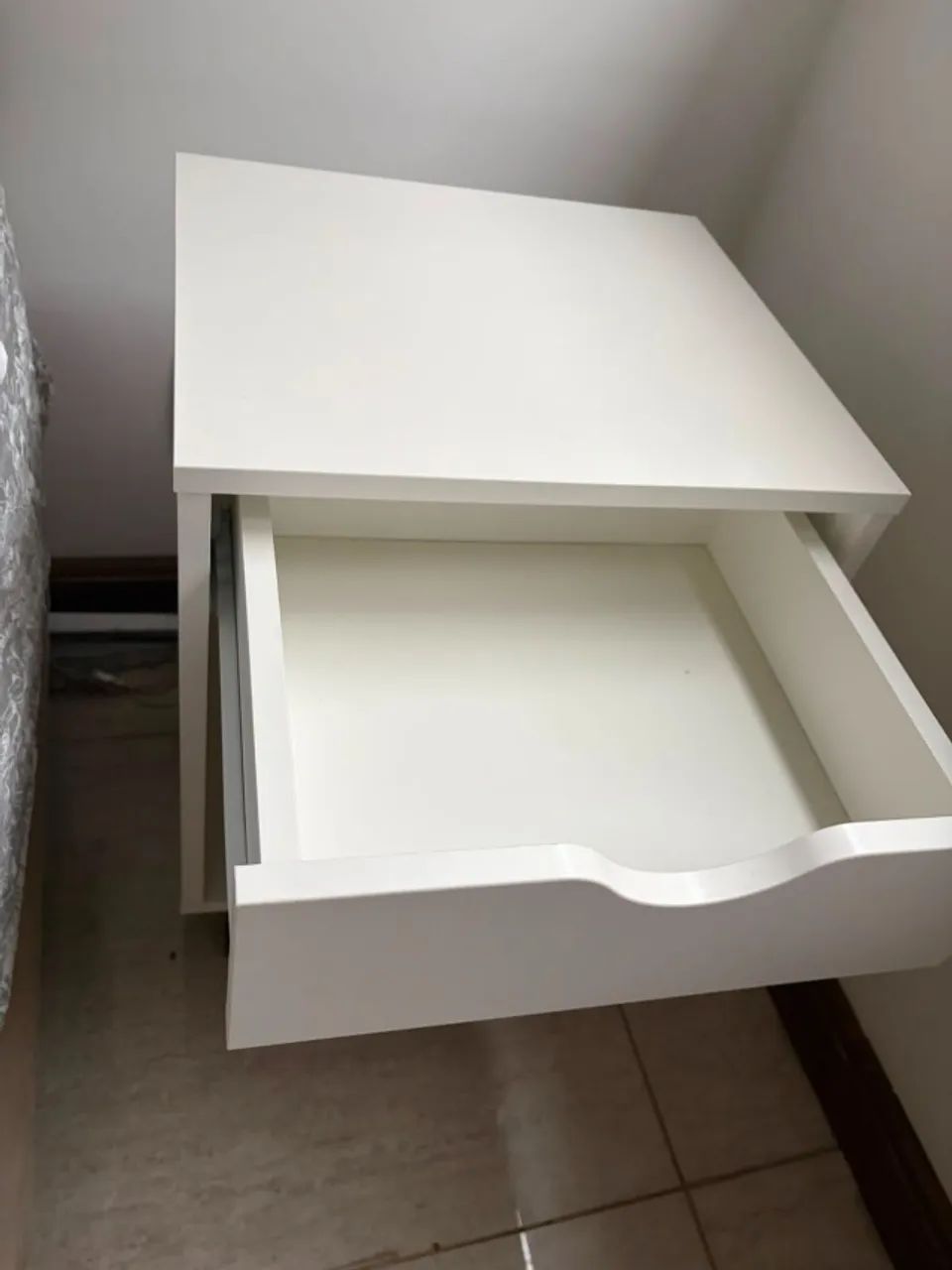 MESA DE CABECEIRA 1 GAVETA COM NICHO LIN - Foto 4