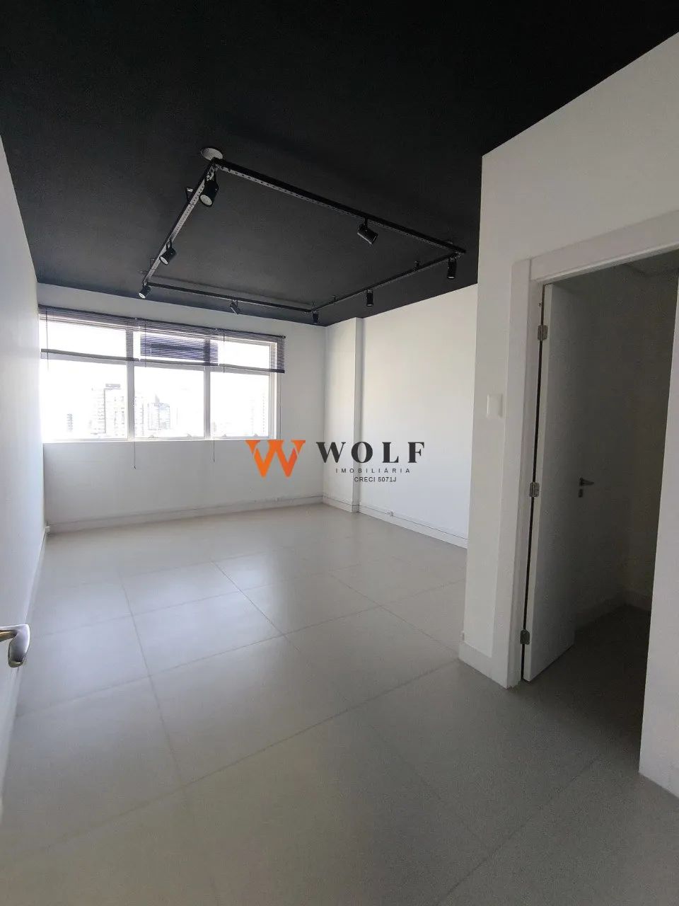 Sala com 24,360m2 com garagem Em Florianópolis no Globo Tower - Foto 3