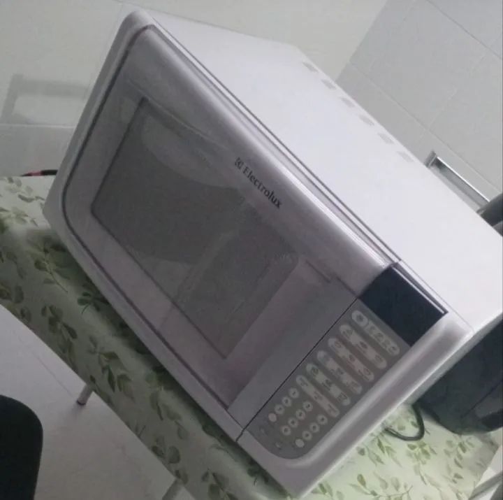 Microondas usado bem conservado - Foto 2