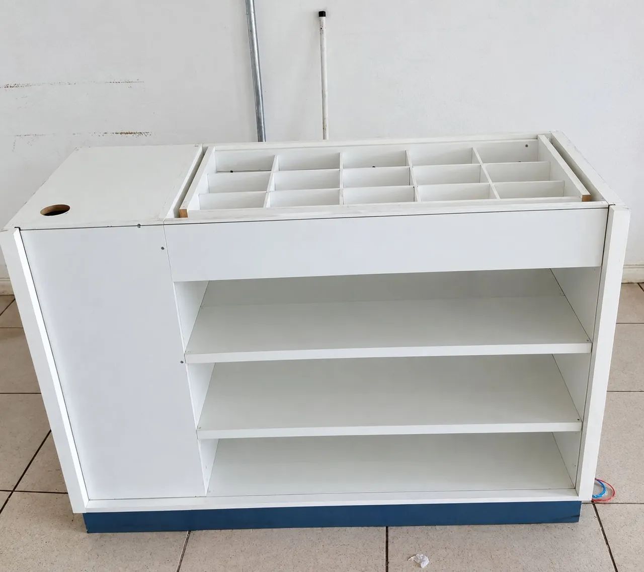 Balcão branco MDF com tampa de Vidro - Foto 2