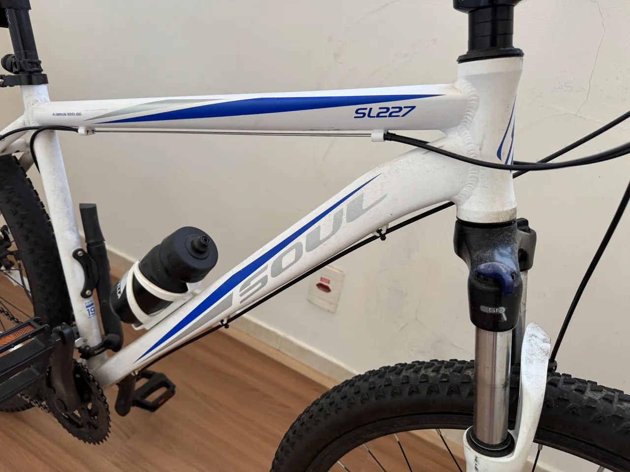 Bicicleta Aro 27,5 - Semi Nova  - Foto 3