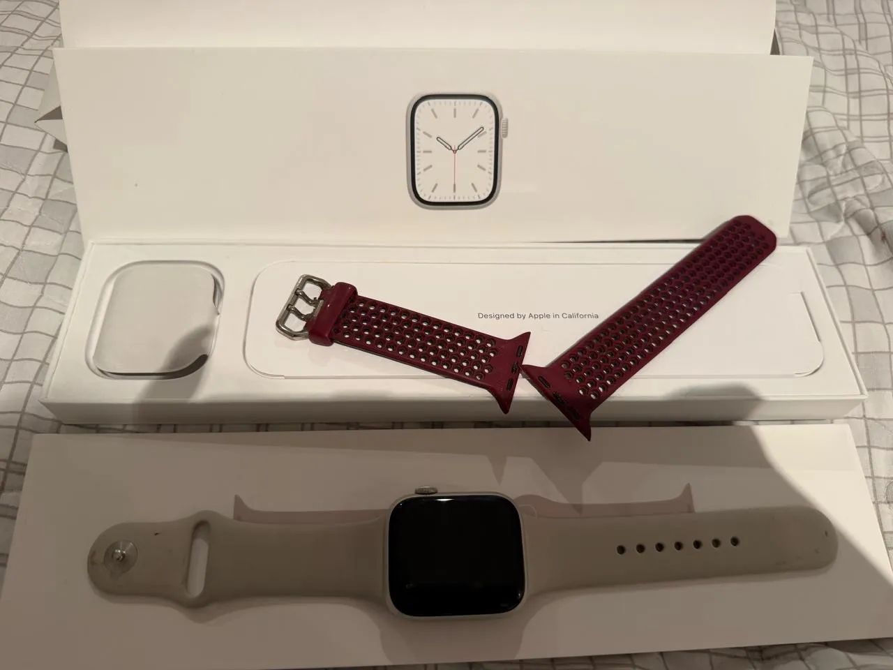 Apple Watch com caixa + NF + pulseira extra - Funcionando perfeitamente