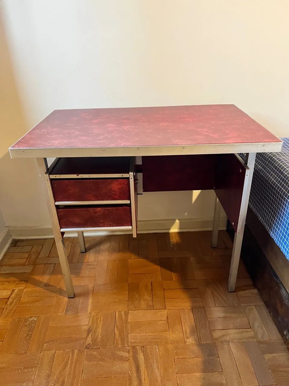 Escrivaninha retrô anos 60