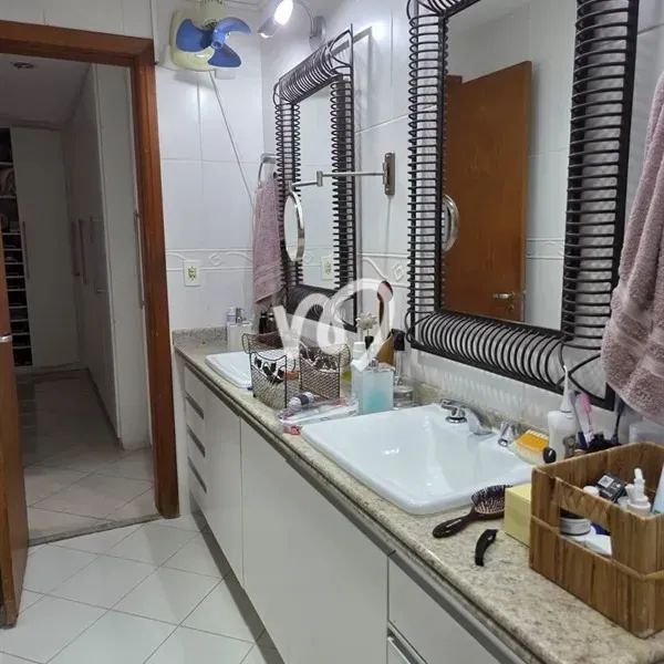 Cobertura com 4 suites e 3 vagas de garagem, possui 300 m² - Foto 5