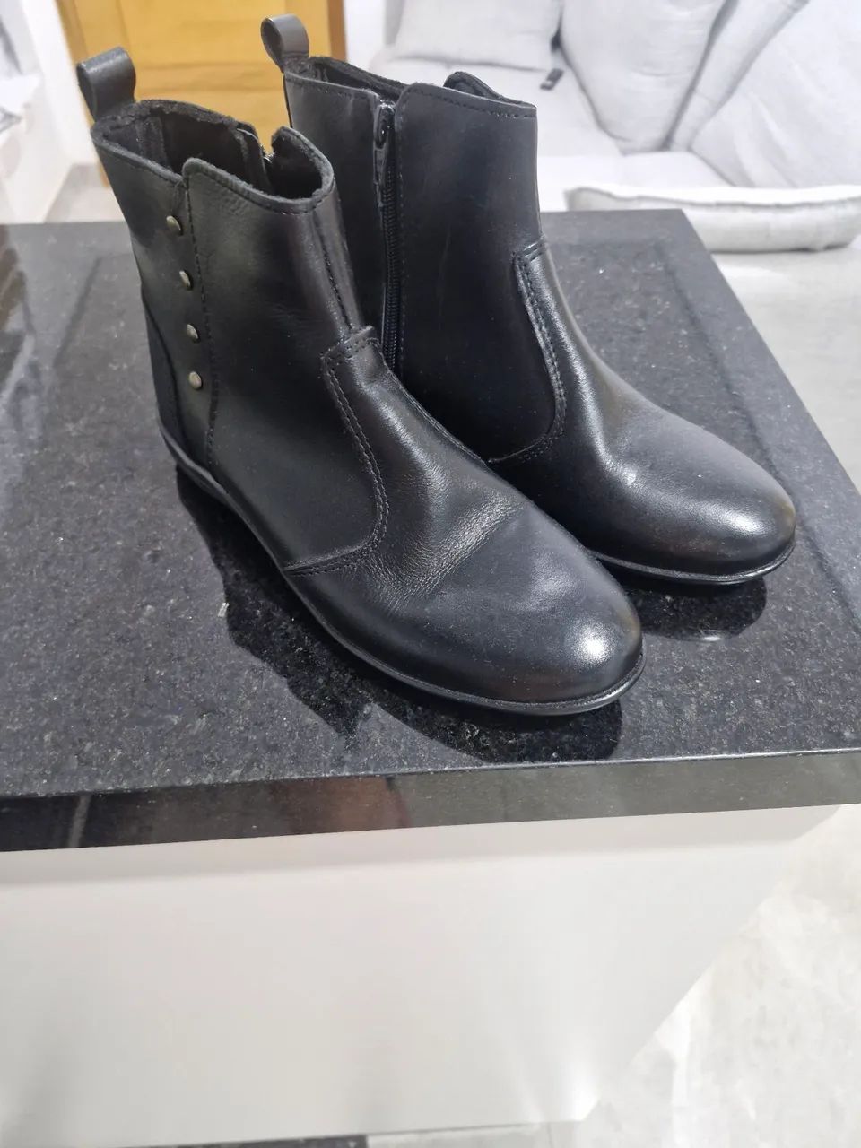 Bota couro legitimo nova com etiqueta  - Foto 4