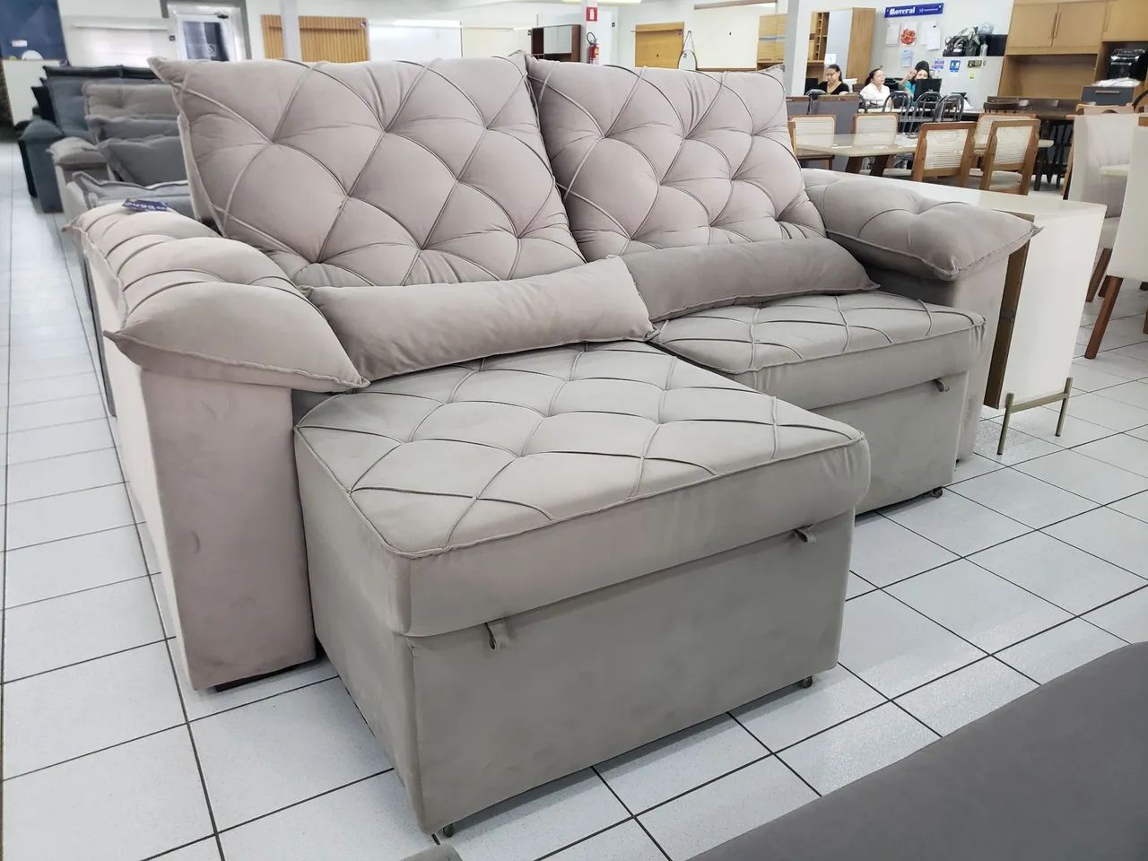 Retractable and Reclining Sofa 2.3065115872143106122