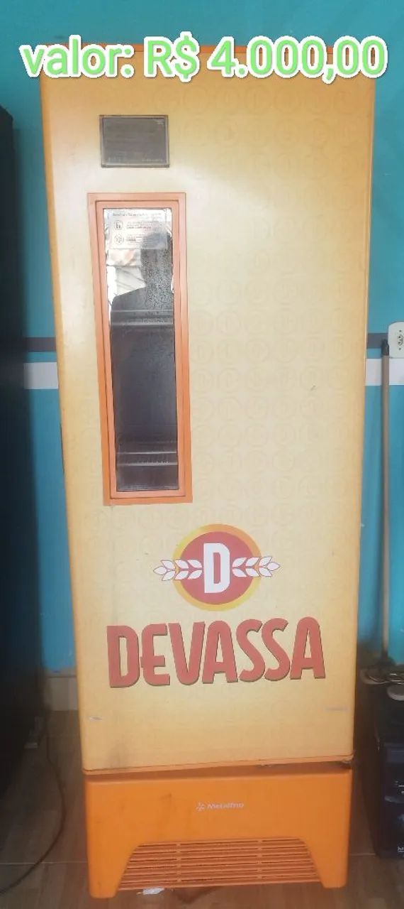 Vendo Freezes e material de distribuidora 