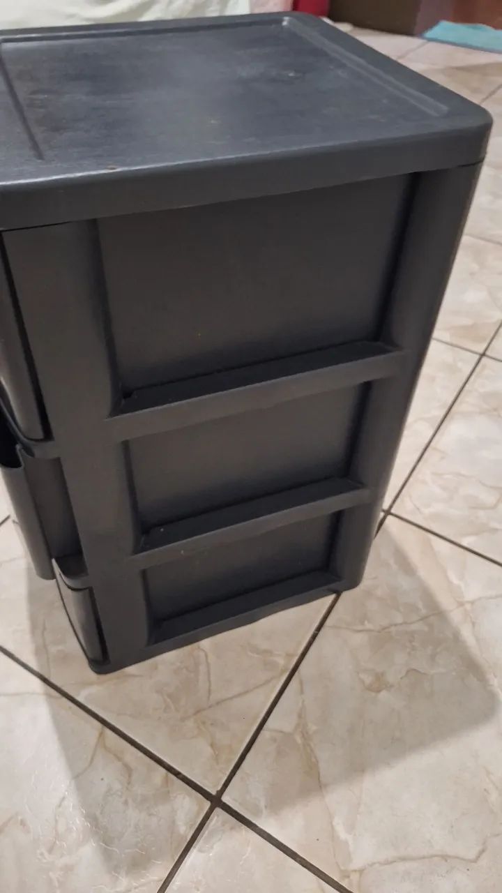 Gaveteiro de chão