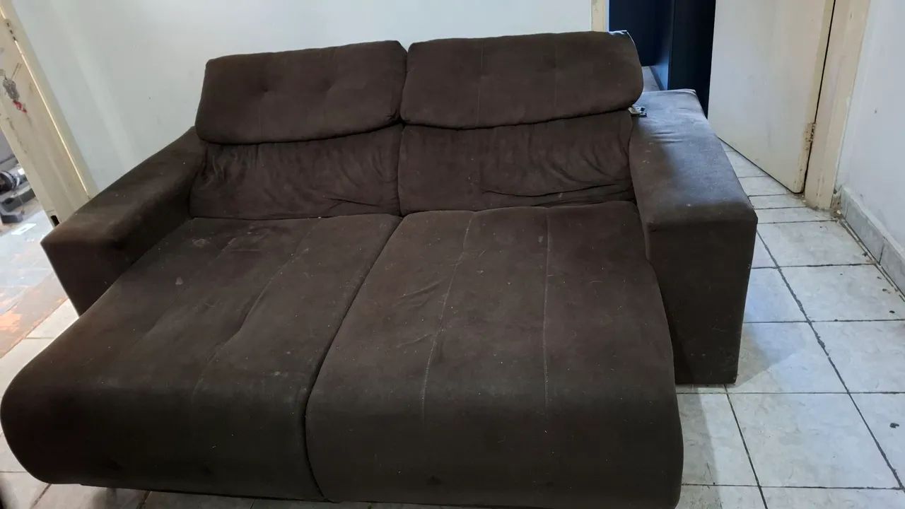 Sofá retrátil marrom  - Foto 4