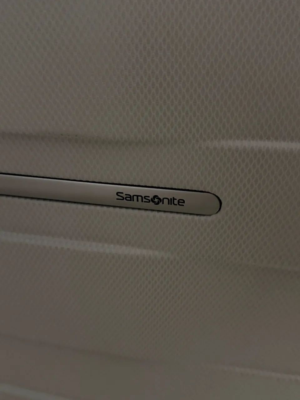 Vendo mala Sansonite branca Estado de nova 23k  - Foto 5