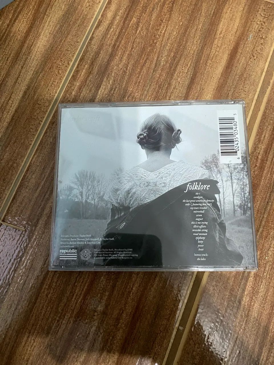 ぷ*に様 Taylor Swift folklore サイン入り CD CD Taylor Swift - Folklore AUTOGRAFADO - CDs, DVDs etc - Bomba do