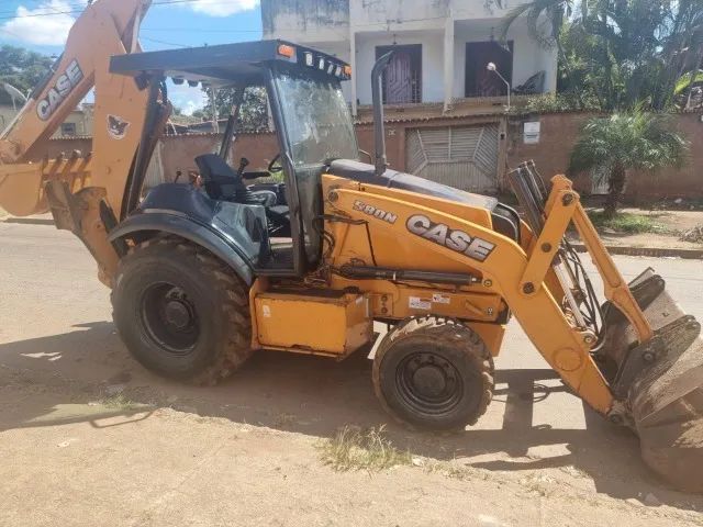Retroescavadeira Case 580n - 2012