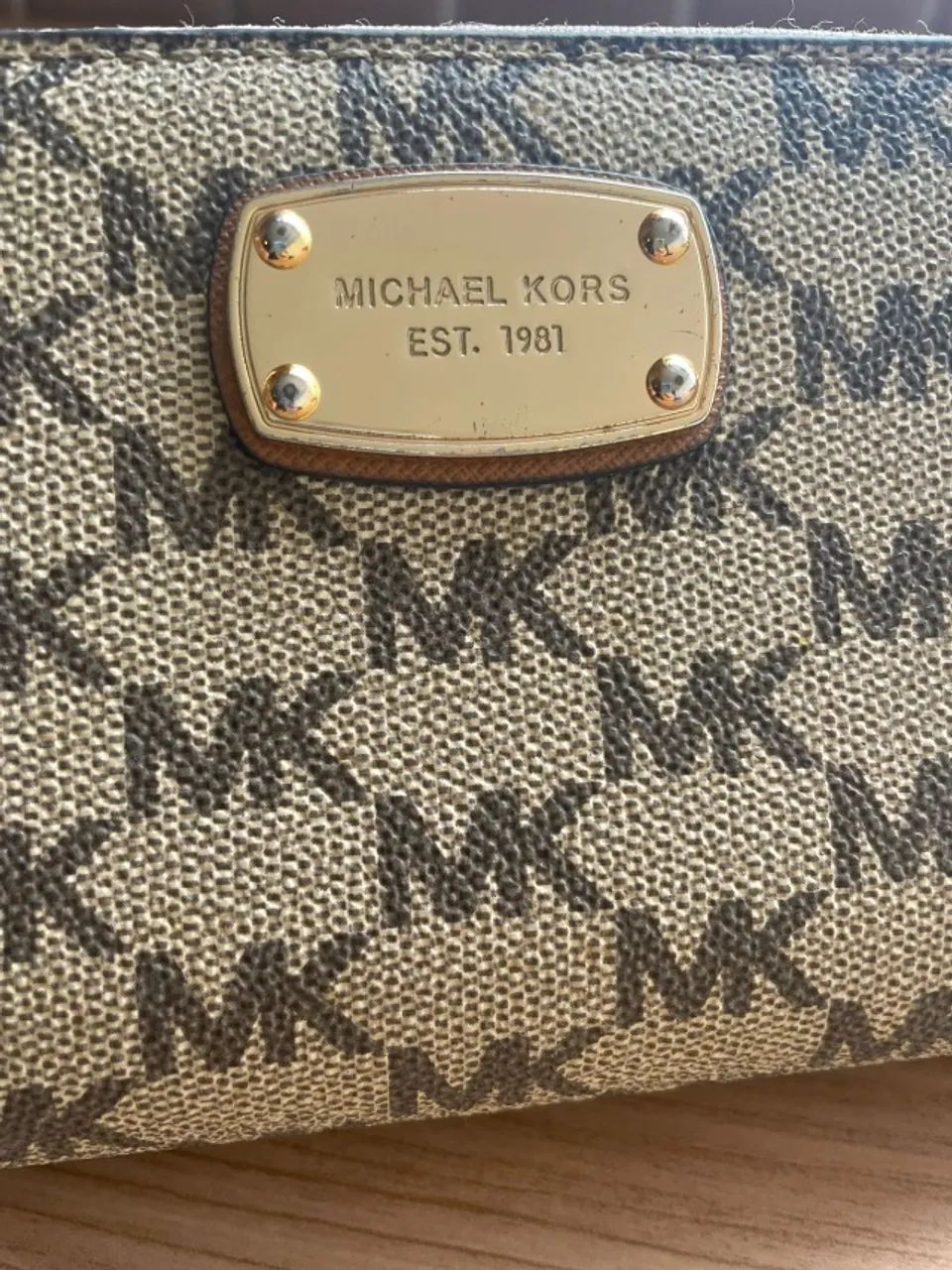 Carteira Michael Kors Original Divisões e Zíper  - Foto 2