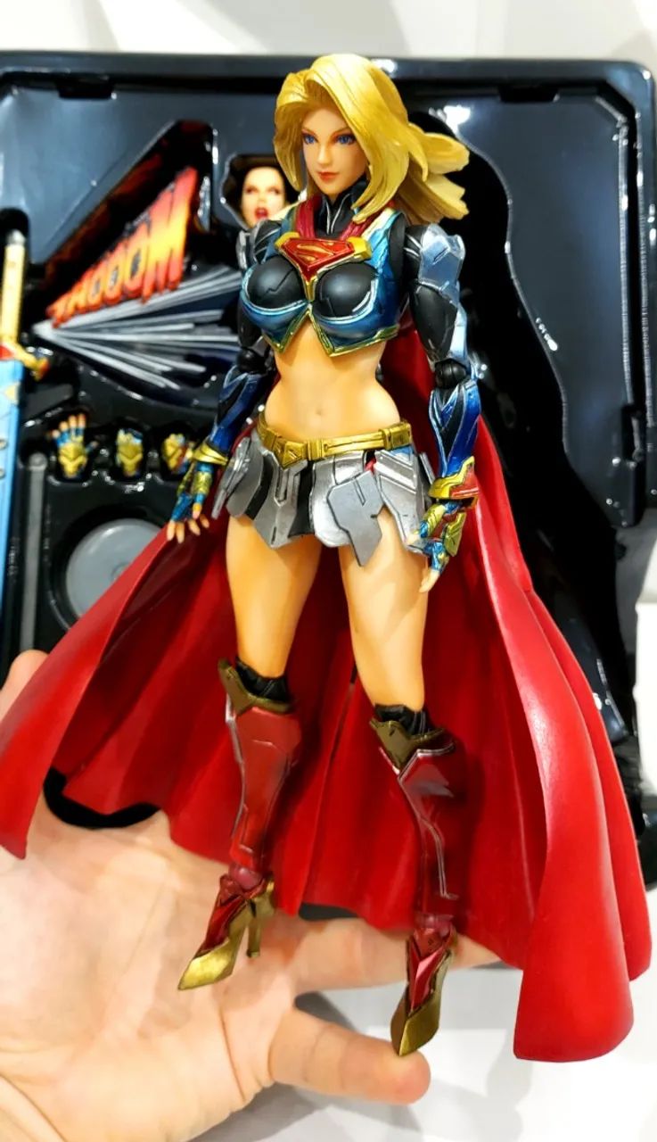 Play Arts Kai Superman Dc Variant - Supergirl - Original - Foto 2