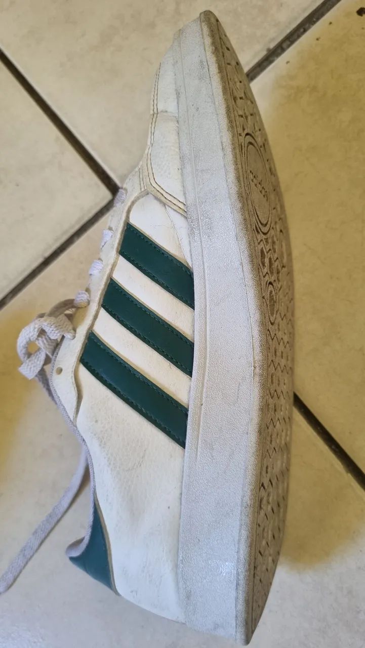Tênis Adidas branco e verde original 41 - Foto 3