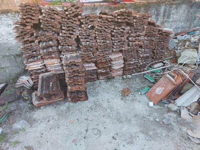 Telhas Francesas Antigas (Tambaú) - Lote 275 un