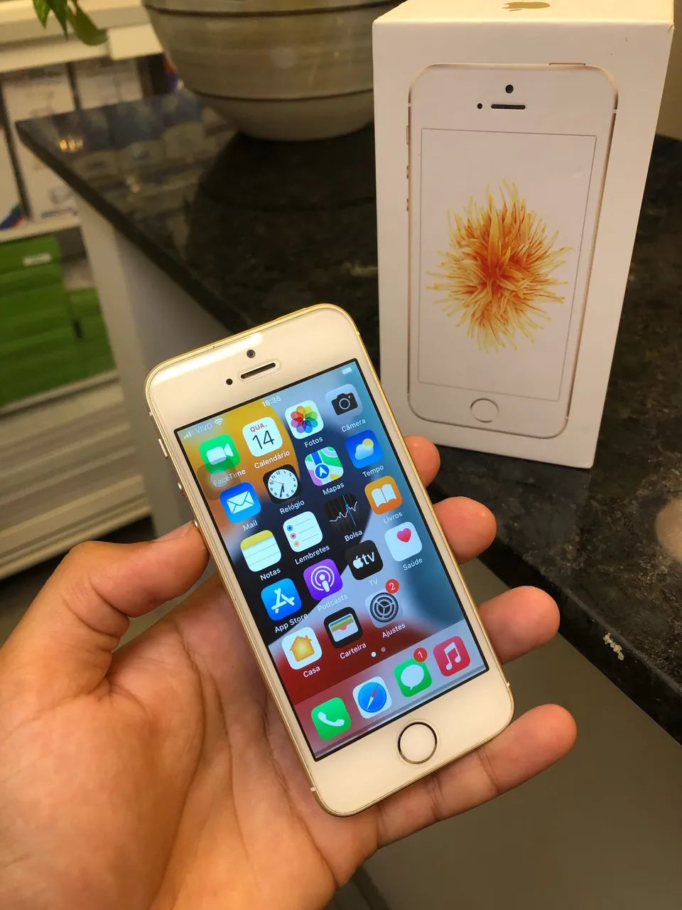 iPhone SE 1ª Ger. Gold 128GB Completo na Caixa Original