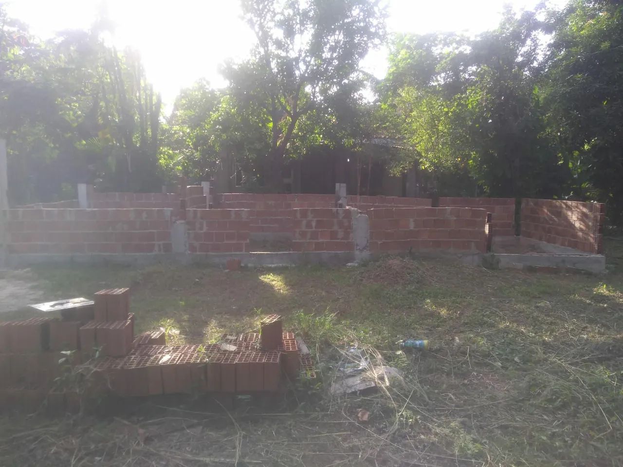 Terreno com casa inacabada  - Foto 4